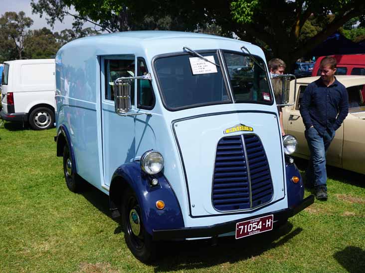 Morris Commercial J-type van